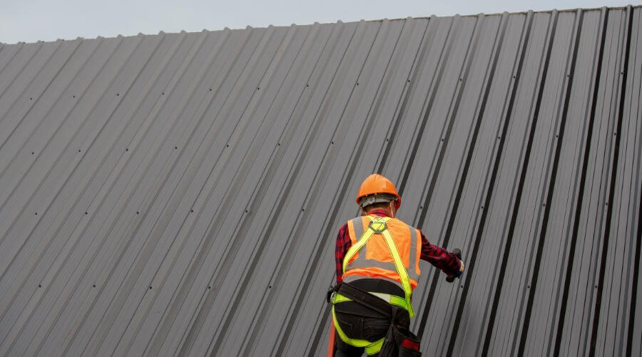 Professional metal roof installation services in Quincy, MO